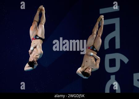 Doha, Qatar. 04 février 2024. Daoyi long - Zongyuan Wang de Chine en compétition dans le 3m. Springboard Sinchronised hommes lors des 21e Championnats du monde de natation au Vieux Port de Doha à Doha (Qatar), le 04 février 2024. Crédit : Insidefoto di andrea staccioli/Alamy Live News Banque D'Images