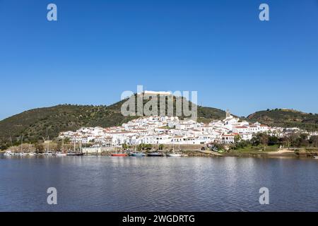 Vue panoramique du village Sanlucar de Guadiana à Huelva, Andalousie, sur les rives de la rivière Guadiana, à la frontière de l'espagne avec le portugal, en face de Banque D'Images