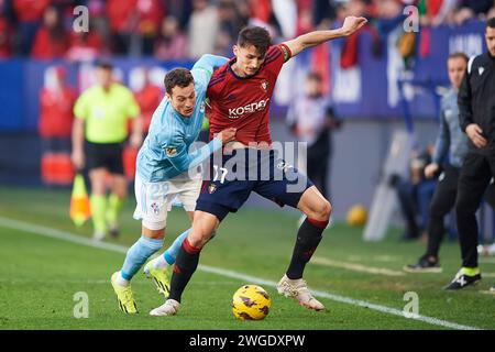 Pampelune, Espagne. 04th Feb, 2024. Ante Budimir de CA Osasuna dut pour le ballon avec Haris Seferovic de RC Celta lors du match LaLiga EA Sports entre CA Osasuna et RC Celta au stade El Sadar le 04 février 2024 à Pampelune, Espagne. Crédit : Cesar Ortiz Gonzalez/Alamy Live News crédit : Cesar Ortiz Gonzalez/Alamy Live News Banque D'Images