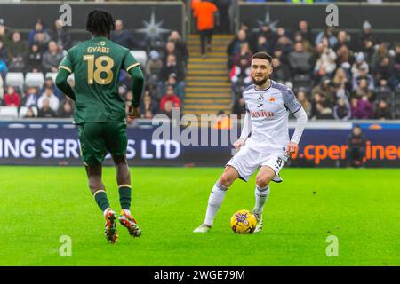 Swansea, Royaume-Uni. 03 février 2024. Matt Grimes (Capitaine) de SWANSEA CITY lors du match de championnat EFL Skybet, Swansea City contre Plymouth Argyle au Swansea.com Stadium de Swansea, pays de Galles le samedi 3 février 2024. Cette image ne peut être utilisée qu'à des fins éditoriales. À usage éditorial uniquement, photo de crédit : Andrew Orchard photographie sportive/Alamy Live News Banque D'Images