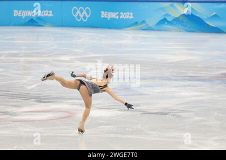 6 FÉVRIER 2022 - Pékin, Chine : Eliska Brezinova de l'équipe République tchèque patine son programme court de patinage simple féminin dans le cadre du patinage artistique Banque D'Images