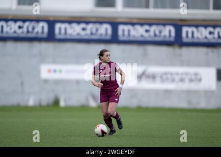 Barry, Royaume-Uni. 4 février 2024. Ffion Prix de Cardiff City Women lors du Genero Adrian Premier Match entre Barry Town United Women et Cardiff City Women au Jenner Park Stadium à Barry le 4 février 2024. Cette image ne peut être utilisée qu'à des fins éditoriales. Usage éditorial uniquement. Crédit : Ashley Crowden/Alamy Live News Banque D'Images