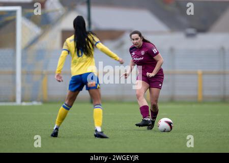 Barry, Royaume-Uni. 4 février 2024. Siobhan Walsh de Cardiff City Women lors du Genero Adrian Premier Match entre Barry Town United Women et Cardiff City Women au Jenner Park Stadium à Barry le 4 février 2024. Cette image ne peut être utilisée qu'à des fins éditoriales. Usage éditorial uniquement. Crédit : Ashley Crowden/Alamy Live News Banque D'Images