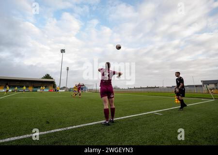 Barry, Royaume-Uni. 4 février 2024. Ffion Prix de Cardiff City Women lors du Genero Adrian Premier Match entre Barry Town United Women et Cardiff City Women au Jenner Park Stadium à Barry le 4 février 2024. Cette image ne peut être utilisée qu'à des fins éditoriales. Usage éditorial uniquement. Crédit : Ashley Crowden/Alamy Live News Banque D'Images