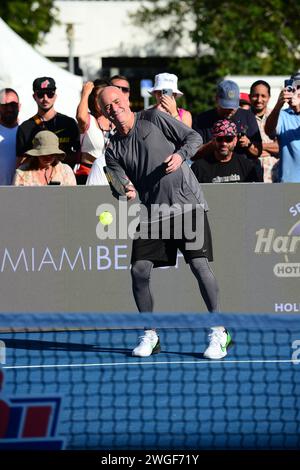 Miami Beach, États-Unis. 03 février 2024. MIAMI BEACH, FLORIDE - 03 FÉVRIER : Andre Agassi au Pickleball amateur 2024 vs The Legends Slam 2 Miami Beach à Lincoln Road Miami Beach le 03 février 2024 à Miami Beach, Floride. (Photo de JL/Sipa USA) crédit : SIPA USA/Alamy Live News Banque D'Images