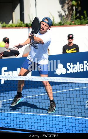 Miami Beach, États-Unis. 03 février 2024. MIAMI BEACH, FLORIDE - 03 FÉVRIER : Brian Smith au Pickleball amateur 2024 vs The Legends Slam 2 Miami Beach à Lincoln Road Miami Beach le 03 février 2024 à Miami Beach, Floride. (Photo de JL/Sipa USA) crédit : SIPA USA/Alamy Live News Banque D'Images