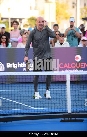 Miami Beach, États-Unis. 03 février 2024. MIAMI BEACH, FLORIDE - 03 FÉVRIER : Andre Agassi au Pickleball amateur 2024 vs The Legends Slam 2 Miami Beach à Lincoln Road Miami Beach le 03 février 2024 à Miami Beach, Floride. (Photo de JL/Sipa USA) crédit : SIPA USA/Alamy Live News Banque D'Images