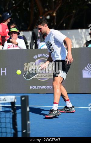 Miami Beach, États-Unis. 03 février 2024. MIAMI BEACH, FLORIDE - 03 FÉVRIER : Riccardo Roberto au Pickleball amateur 2024 vs The Legends Slam 2 Miami Beach à Lincoln Road Miami Beach le 03 février 2024 à Miami Beach, Floride. (Photo de JL/Sipa USA) crédit : SIPA USA/Alamy Live News Banque D'Images