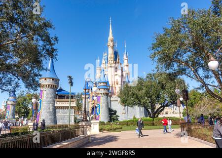 Château de Cendrillon, Fantasyland, Magic Kingdom, Walt Disney World Resort, Orange County, Orlando, Floride, États-Unis d'Amérique Banque D'Images