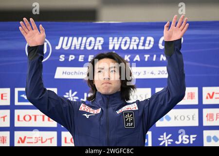 Aomori, Japon. Crédit : MATSUO. 4 février 2024. Yuta Hirose (JPN) Patinage de vitesse : coupe du monde junior ISU Patinage de vitesse 2023/24 cérémonie de remise du prix du 500m junior chez YS Arena Hachinohe à Aomori, Japon. Crédit : MATSUO .K/AFLO SPORT/Alamy Live News Banque D'Images