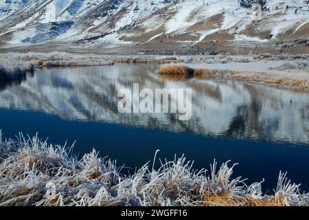 Ana River à Winter Rim, Summer Lake Wildlife Area, Oregon Outback Scenic Byway, Oregon Banque D'Images