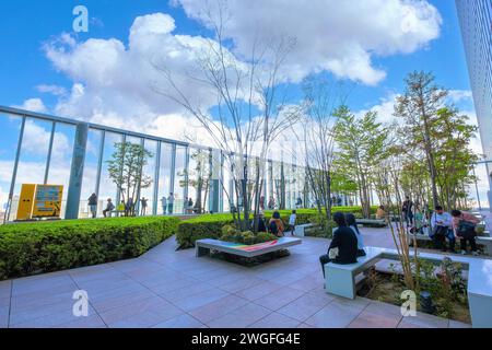 Osaka, Japon - avril 9 2023 : Abeno Harukas a été le plus haut gratte-ciel du Japon de son achèvement en 2014 jusqu'en 2023, plate-forme d'observation appelée 'Haruka Banque D'Images