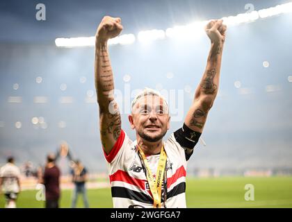 Belo Horizonte, Brésil. 04th Feb, 2024. Rafinha de Sao Paulo célèbre après avoir remporté le Brésil Supercopa après le match entre Palmeiras et Sao Paulo, pour le Brésil Supercopa 2024, au stade Mineirao, à Belo Horizonte le 04 février. Photo : Gledston Tavares /DiaEsportivo/Alamy Live News crédit : DiaEsportivo/Alamy Live News Banque D'Images