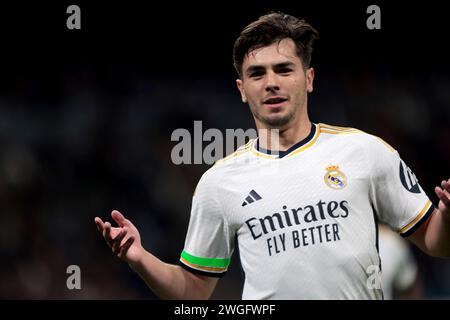 Madrid, Espagne. 04th Feb, 2024. Madrid Espagne ; 05.02.2024.- le joueur de Brahim du Real Madrid célèbre son but avec ses coéquipiers. Le Real Madrid tire 1-1 avec l'Atlético de Madrid lors du Derby de Madrid de la Ligue espagnole de football qui s'est tenu au Nouveau stade Santiago Bernabeu dans la capitale du Royaume d'Espagne. But du Real Madrid marqué par Brahim Diaz à la 20e minute but de l'Atlético de Madrid marqué par Marcos Llorente 20' 3. Crédit : Juan Carlos Rojas/dpa/Alamy Live News Banque D'Images