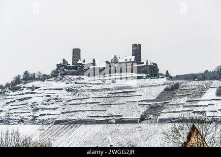 Winter Wonderland à Burg Thurant Château à la Moselle vignobles nichés dans les collines au-dessus de la rivière Moselle Allemagne ville Alken Banque D'Images