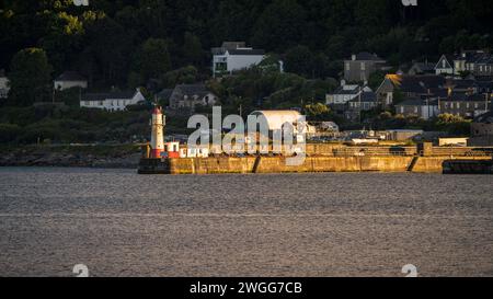 Penzance, Cornouailles, Angleterre, Royaume-Uni - 31 mai 2022 : vue depuis la Promenade jusqu'au port de Newlyn Banque D'Images