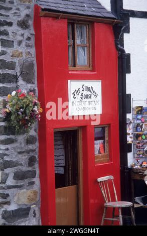 Royaume-Uni, pays de Galles, Conwy, la « plus petite maison de Grande-Bretagne » également connue sous le nom de Quay House. Maintenant une attraction touristique. Banque D'Images