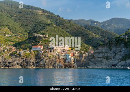 Paysage autour de Vernazza, une petite ville dans une zone côtière nommée Cinque Terre en Ligurie, situé dans le nord-ouest de l'Italie Banque D'Images