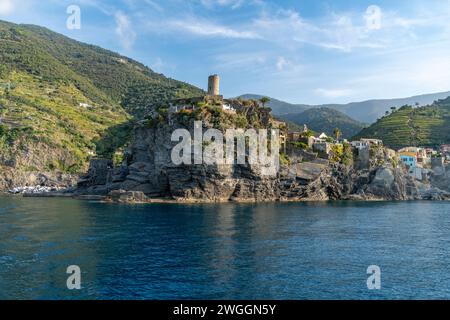 Paysage autour de Vernazza, une petite ville dans une zone côtière nommée Cinque Terre en Ligurie, situé dans le nord-ouest de l'Italie Banque D'Images