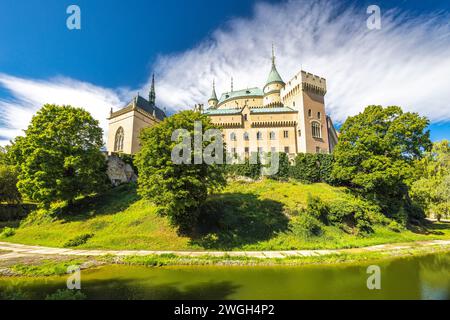 Château de Bojnice, un château médiéval dans la ville de Bojnice, Slovaquie, Europe. Banque D'Images