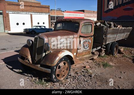 Lowell, Arizona, États-Unis d'Amérique 30 décembre 2023. Fondée en 1880, Lowell fait maintenant partie de Bisbee, Arizona. La plupart des maisons ont disparu à cause de la mine Lavender Open Pit Banque D'Images