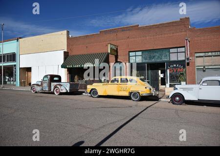 Lowell, Arizona, États-Unis d'Amérique 30 décembre 2023. Fondée en 1880, Lowell fait maintenant partie de Bisbee, Arizona. La plupart des maisons ont disparu à cause de la mine Lavender Open Pit Banque D'Images