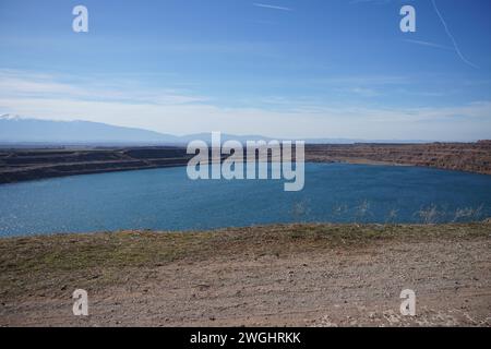 Photo d'une mine inondée abandonnée Banque D'Images