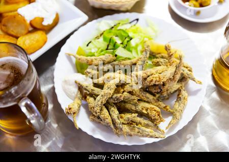 Frittos Boquerones, anchois frits avec sauce Banque D'Images