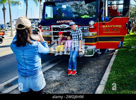 Une famille japonaise visite Sanford, Floride Banque D'Images