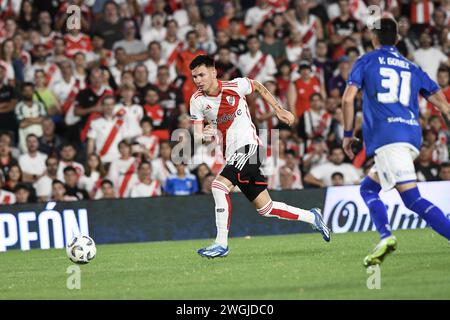 Buenos Aires, Argentine. 04th Feb, 2024. Franco Mastantuono de River plate vu en action lors de la Copa de la Liga 2024 Groupe A match entre River plate et Velez Sarfield à l'Estadio Mas Monumental Antonio Vespucio Liberti. (Photo de Manuel Cortina/SOPA images/SIPA USA) crédit : SIPA USA/Alamy Live News Banque D'Images