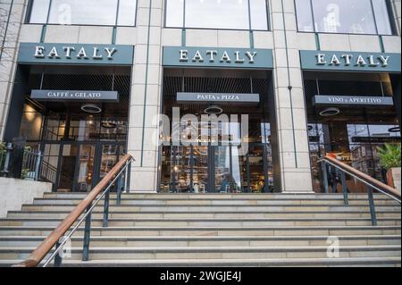 Extérieur de Eataly London destination gastronomique italienne comprenant des restaurants, des bars, des magasins d'alimentation et une école de cuisine. Bishopsgate, Londres, Angleterre, Royaume-Uni Banque D'Images