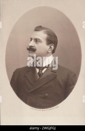 Circa 1910 profil protrait du baryton italien Antonio Scotti. Il a été l'un des principaux artistes du New York Metropolitan Opera pendant plus de 33 saisons. Banque D'Images