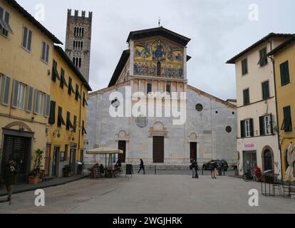 Janvier 2024 Lucques, Italie : Basilique de San Frediano sur la Piazza San Frediano Banque D'Images