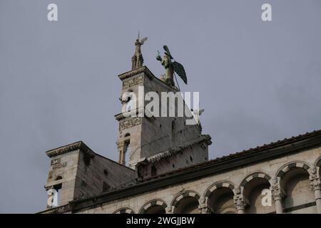 Détails de la façade de la cathédrale Chiesa di San Michele à Foro, Lucca, Italie de derrière Banque D'Images