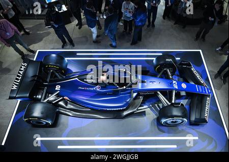 New York, États-Unis. 05th Feb, 2024. Vue de la décoration Williams Racing Formula One lors du lancement de la saison 2024 qui s'est tenu au magasin Puma 5th Avenue, New York, NY, le 5 février 2024. (Photo par Anthony Behar/Sipa USA) crédit : Sipa USA/Alamy Live News Banque D'Images