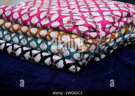 collections saree indiennes pour onam, pongal et mariage. Matériau de motif en tissu texturé. Banque D'Images