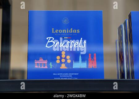 Chocolats Leonidas exposés dans une vitrine de magasin de Bruxelles Banque D'Images