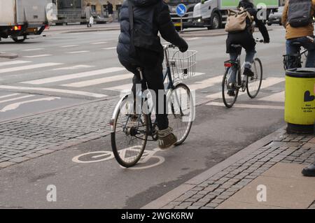 Copenhague, Danemark /05 février 2024/.piste cyclable pour cyclistes à Copenhague, capitale dan ish. (Photo.Francis Joseph Dean/Dean Pictures) Banque D'Images