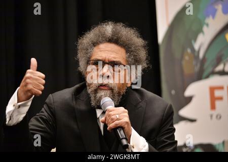 OAK BROOK, ILLINOIS, ÉTATS-UNIS- FÉVRIER 3 : Dr Cornel West répond aux questions pendant l'événement : décision 2024 : conversations des candidats le samedi 3 février au Marriott Oak Brook à Oak Brook, Illinois.Dr Cornel West se présente pour la vérité et la justice en tant que candidat indépendant à la présidence des États-Unis en 2024. (Photo de Jacek Boczarski) Banque D'Images