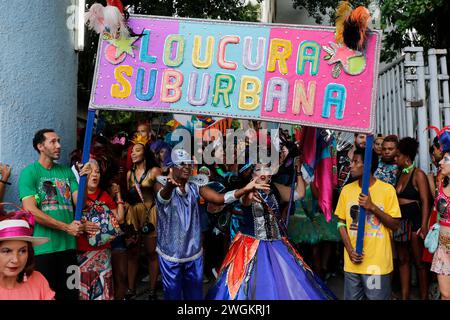 Défilé de carnaval pour les personnes atteintes de maladie mentale. Groupe Loucura Suburbana avec des patients du réseau de santé de l'Institut Nise da Silveira vêtus de costumes Banque D'Images