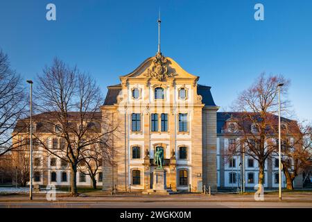 Archives d'État de basse-Saxe avec le Mémorial général Graf von Alten, Allemagne, basse-Saxe, Hanovre Banque D'Images