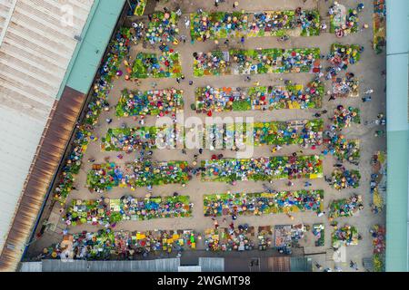 25 janvier 2024 : scène d'un marché rural dans la ville de VI Thanh, province d'an Giang, Vietnam Banque D'Images