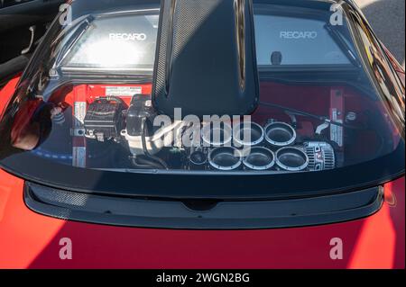 Détail de l'impressionnant moteur V6 atmosphérique dans la position centrale de l'emblématique voiture de sport japonaise Honda NSX Banque D'Images