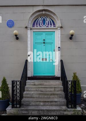 Entrée de l'ancienne maison Gustav Holst, Thaxted, Essex ; marquée d'une plaque bleue Banque D'Images