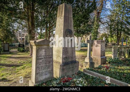 Johann Gottlieb Fichte und Johanna Marie Fichte, Grab, Dorotheenstädtischer Friedhof, Chausseestraße, Mitte, Berlin, Allemagne Johann Gottlieb Fichte und Johanna Marie Fichte, Grab, Dorotheenstädtischer Friedhof, Chausseestraße, Mitte, Berlin, Deutschland *** Johann Gottlieb Fichte et Johanna Marie Fichte, grave, Dorotheenstädtischer Friedhof, Chausseestraße, Mitte, Berlin, Allemagne Johann Gottlieb Fichte et Johanna Marie Fichte, grave, Dorotheenstädtischer Friedhof, Chausseestraße, Mitte, Berlin, Allemagne Banque D'Images