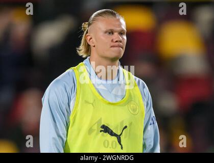 Londres, Royaume-Uni. 05th Feb, 2024 - Brentford v Manchester City - premier League - Gtech Community Stadium. Erling Haaland de Manchester City se réchauffe. Crédit photo : Mark pain / Alamy Live News Banque D'Images