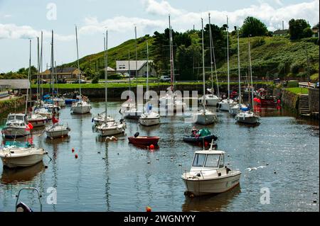 Courtown, Irlande - 23 août 2017. Petit port avec yachts à Courtown, Co. Wexford, Irlande Banque D'Images