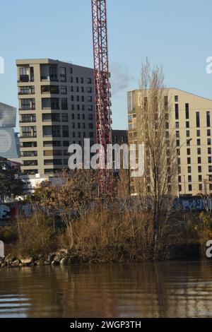 Architecture de Vitry sur Seine au bord de la Seine, Val de Marne, France Banque D'Images