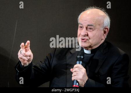 Foto Mauro Scrobogna/LaPresse 06-02-2024 Roma (Italia) - Politica - convegno di Telefono Azzurro, crescere nel digitale - Nella foto : :ons. Vincenzo Paglia presidente della Pontificia accademia per la vita durante il convegno Organizato da Telefono Azzurro sulla sfida dell'intelligenza artificiale per i bambini e gli adolescenti 06 février 2024 Rome (Italie)- politique - Telefono Azzurro conférence, grandir numériquement - sur la photo : Mons. Vincenzo Paglia président de l'Académie pontificale pour la vie lors de la conférence organisée par Telefono Azzurro sur le défi de l'int artificiel Banque D'Images