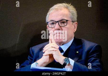 Foto Mauro Scrobogna/LaPresse 06-02-2024 Roma (Italia) - Politica - convegno di Telefono Azzurro, crescere nel digitale - Nella foto: Bruno Frattasi direttore generale dell'agenzia per la Cyber sicurezza sicurezza nazionale, durante il convegno Organizato da Telefono Azzurro sulla sfida dell'intelligenza artificiale per i bambini e gli adolescenti February 06, 2024 Rome (Italie)- politique - Telefono Azzurro conférence, grandir numériquement - sur la photo: Bruno Frattasi directeur général de l'Agence nationale de cybersécurité, lors de la conférence organisée par Telefono Azzurro sur le CHAL Banque D'Images